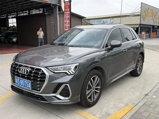Audi Q3 2022 35 TFSI aggressive and dynamic