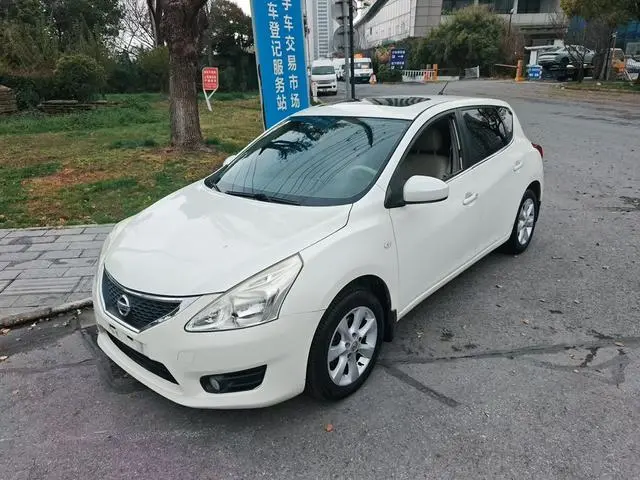 Tiida 2011 1.6L CVT comfort model