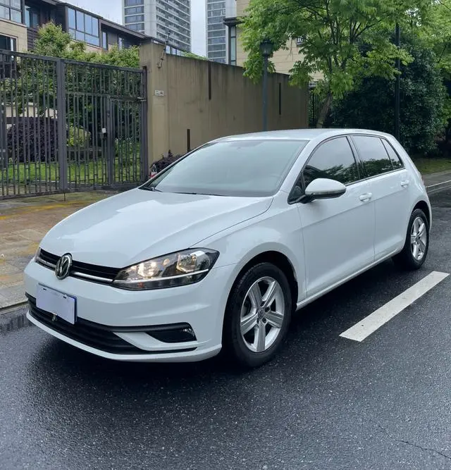 Golf 2018 1.6L automatic fashion model