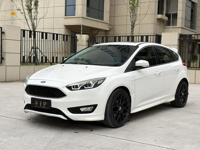 Focus 2015 hatchback 1.6L automatic fashion model