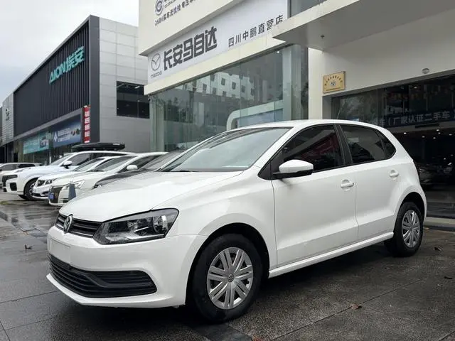 Polo 2016 1.4L manual fashion model