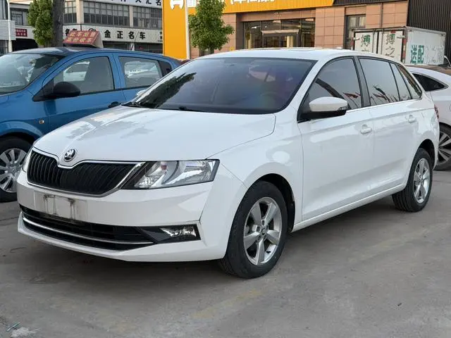 Xindong 2019 facelift 1.5L automatic comfort version National V