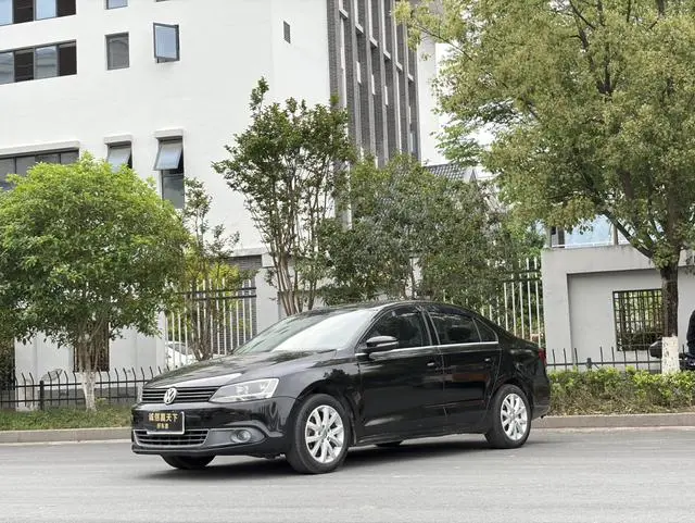 Sagitar 2014 1.6L automatic comfort model