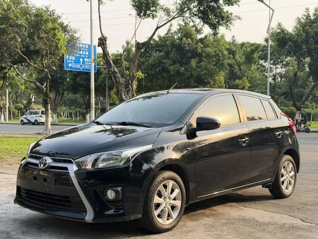 YARIS L 2015 1.5E automatic charm version