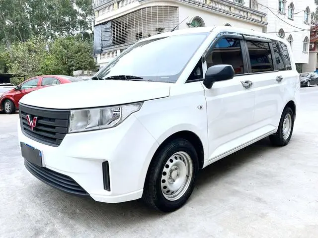 Wuling Hongguang PLUS 2020 1.5L manual standard type 8 seats