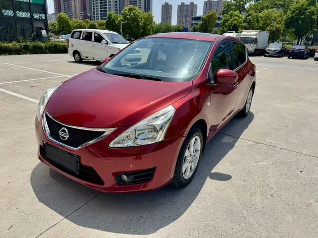 Tiida 2011 1.6L CVT comfort model
