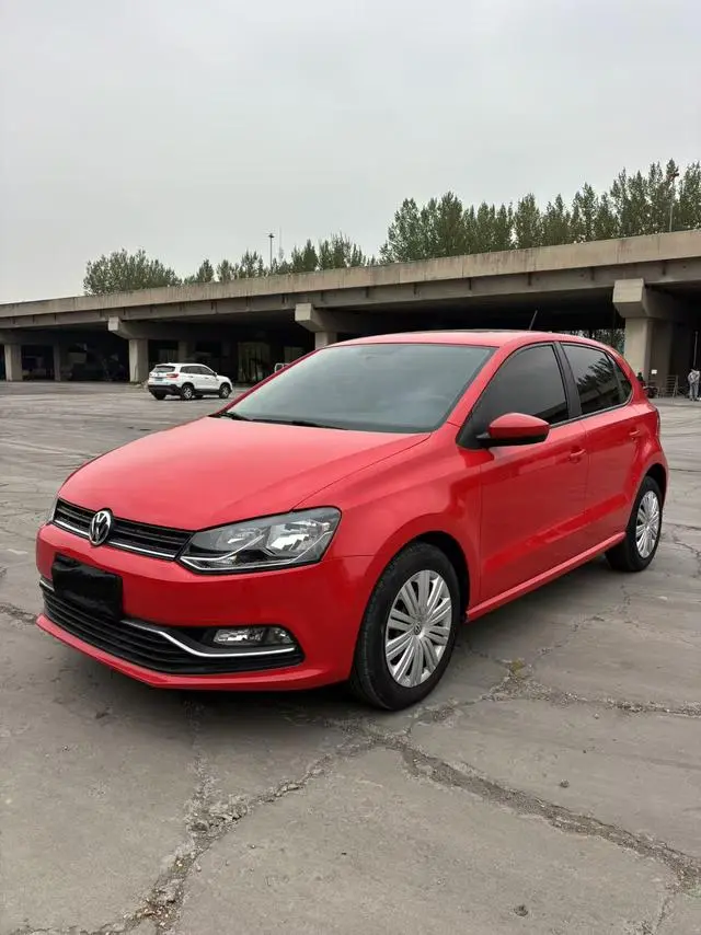 Polo 2016 1.6L automatic comfort model