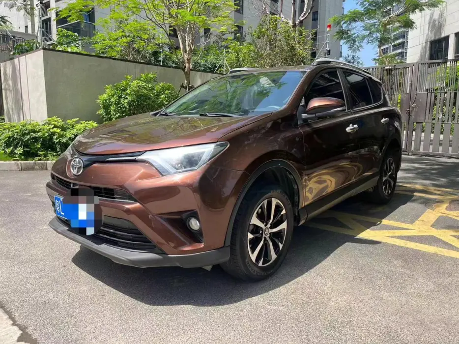 RAV4 Rongfang 2016 2.0L CVT two-wheel drive fashion version