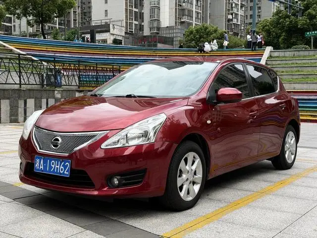 Tiida 2011 1.6L CVT luxury model