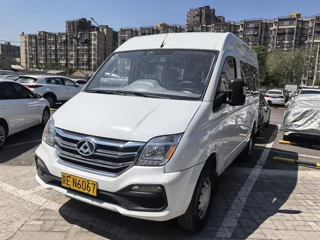 Xintu V80 2018 2.5T AMT Ao Yuntong short axis mid-top 10-seat