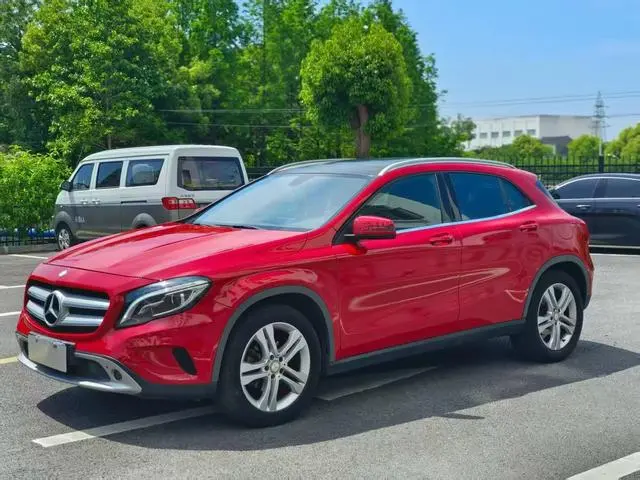 Mercedes-BenzGLA 2015 GLA 200 Dynamic