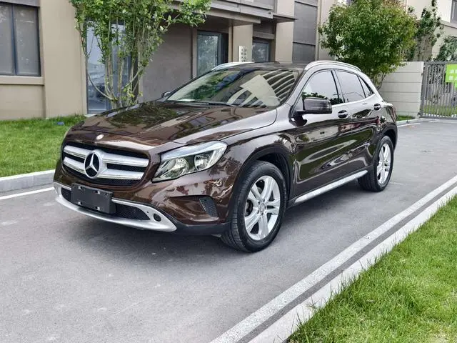 Mercedes-BenzGLA 2015 GLA 200 Fashion Model