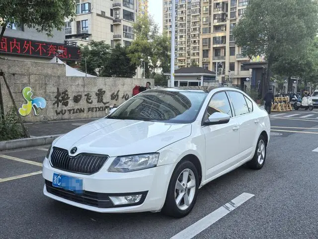 Octavia 2015 1.6L automatic Yizhi version