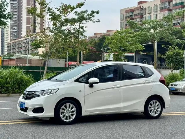 Fit 2018 1.5L CVT Comfort Sunroof Edition