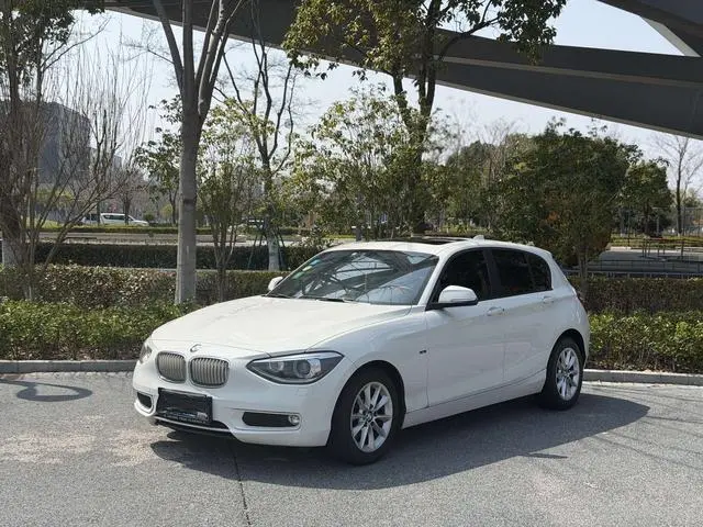 BMW 1 Series (imported) 2013 facelift 116i leading model