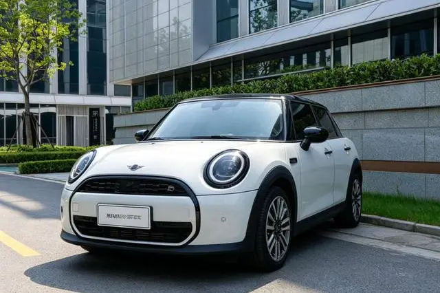 MINI 2025 1.5T COOPER five-door version classic
