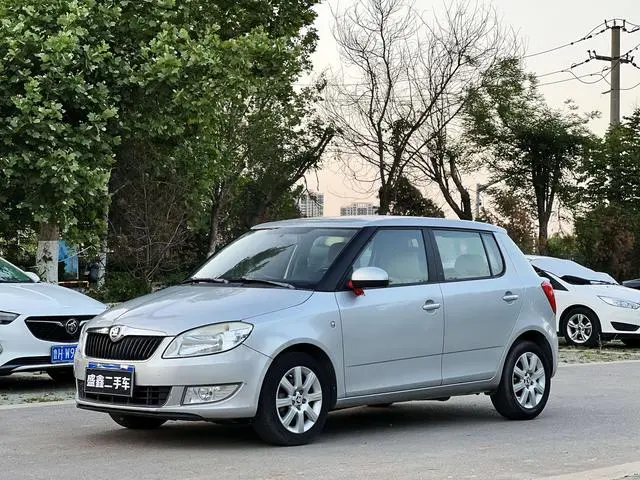 Fabia 2014 1.4L Manual Crystal Edition