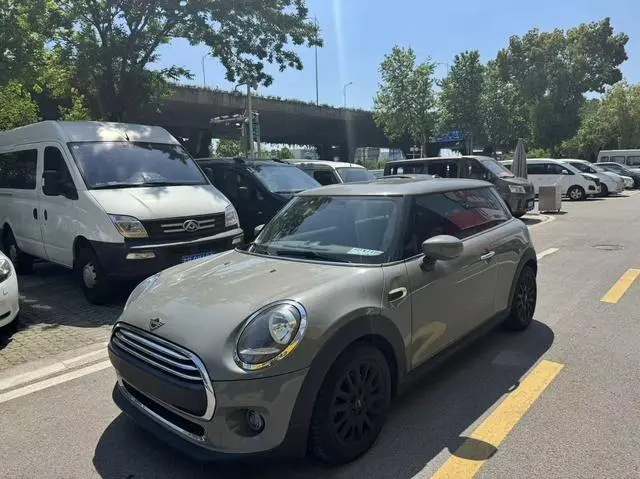 MINI 2020 1.5T ONE PLUS