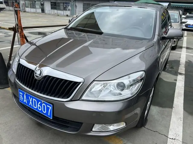 Octavia 2013 1.6L automatic Yijie version