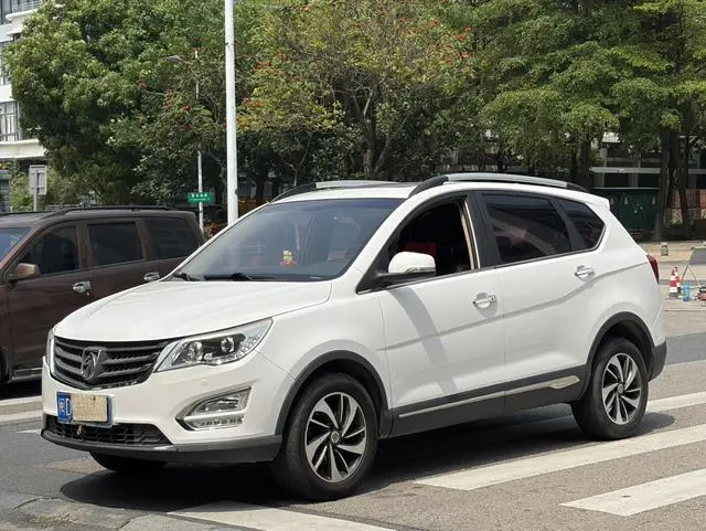 Baojun 560 2016 1.8L manual luxury model