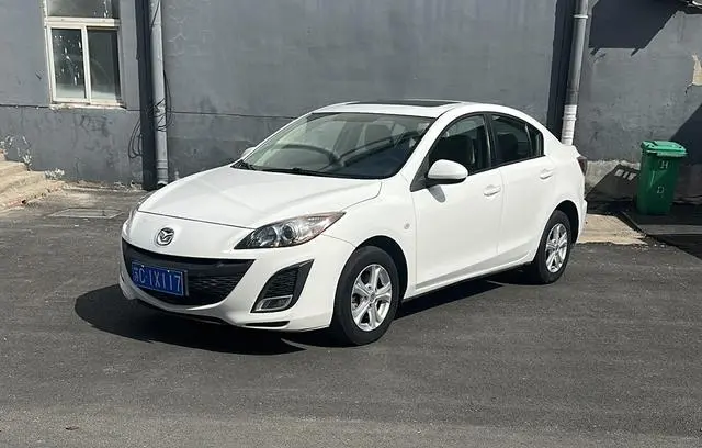 Mazda 3 Star 2011 sedan 1.6L automatic comfort type