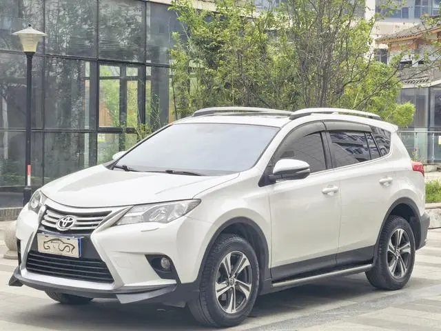 RAV4 Rongfang 2015 2.0L CVT two-wheel drive fashion version