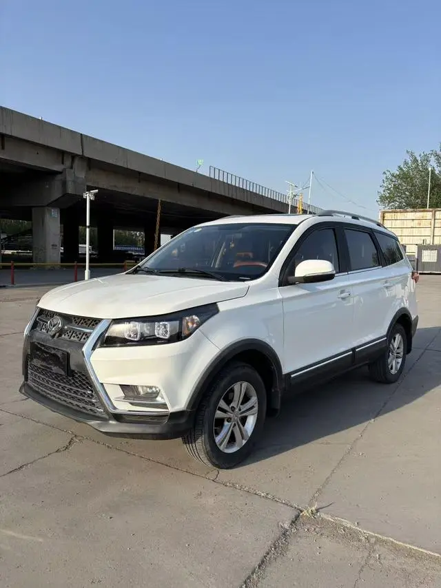 BAIC Huansu S3 2016 S3L 1.5L manual premium model