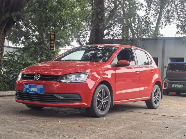 Polo 2016 1.4L manual fashion model