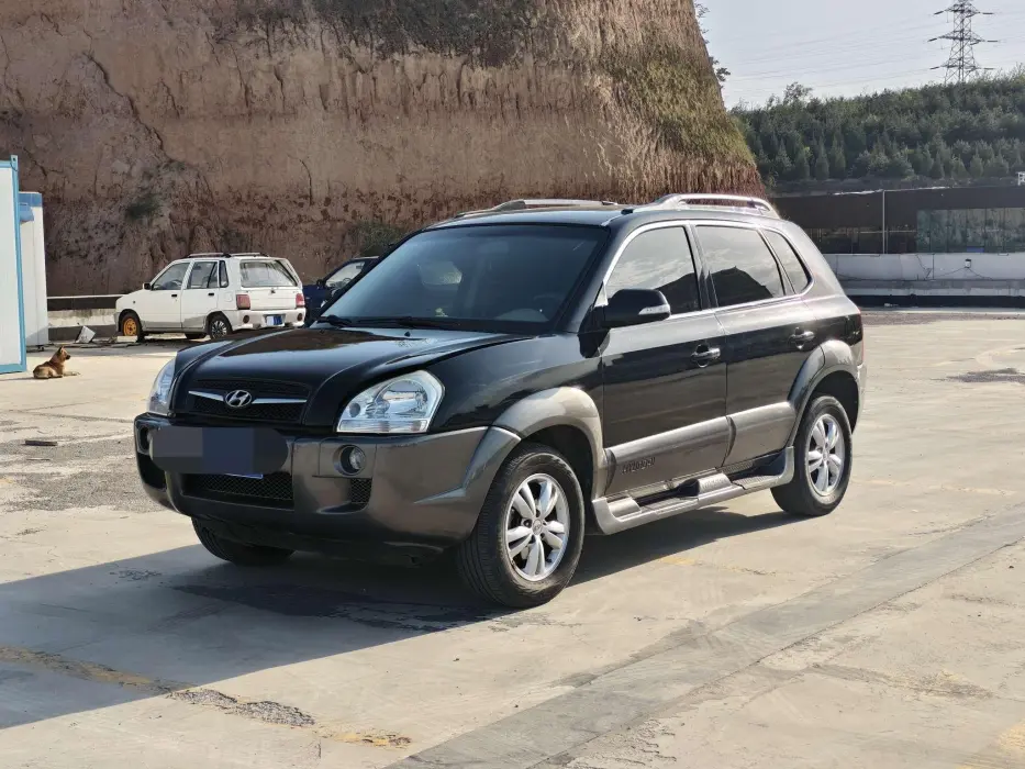 Tucson 2009 2.0L manual two-wheel drive comfort model