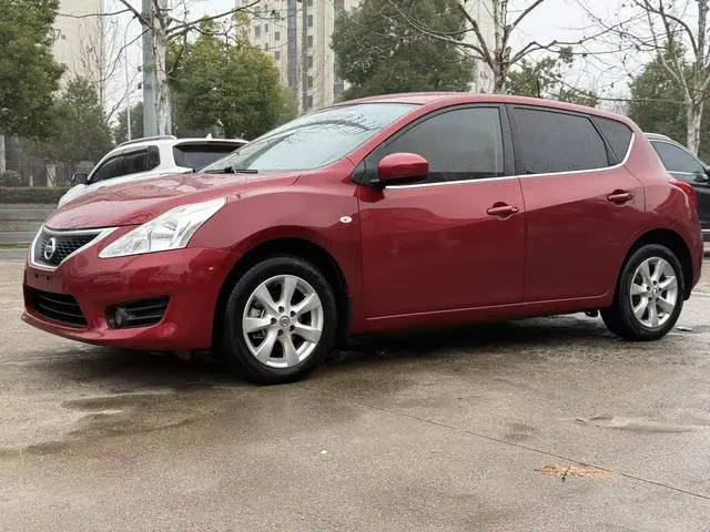 Tiida 2013 1.6L CVT cool version