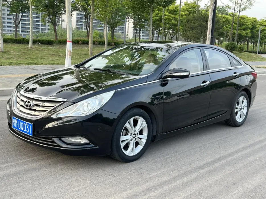 Sonata Eight 2013 2.0L Automatic Deluxe Edition