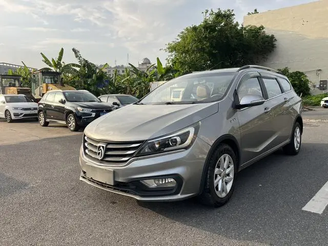 Baojun 310W 2017 1.5L manual fashion model National V