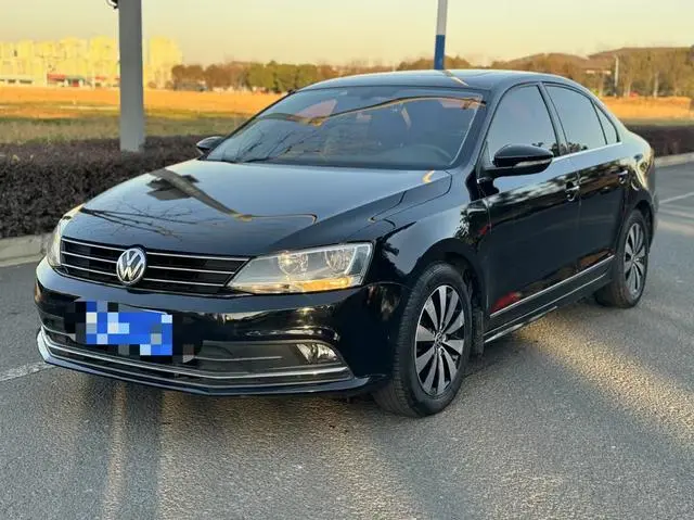 Sagitar 2017 180TSI automatic leading model