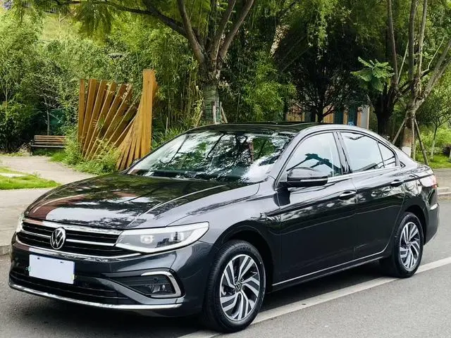 Bora 2023 200TSI DSG Smart Travel Edition