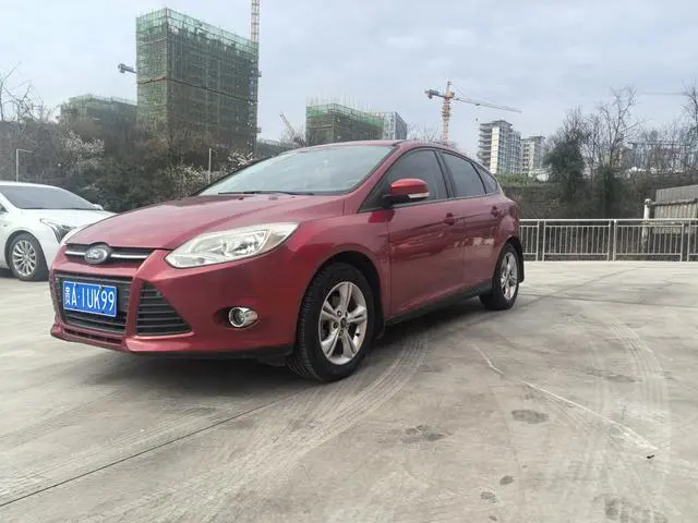 Focus 2012 hatchback 1.6L automatic fashion model