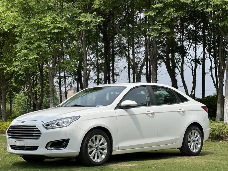 Forex 2015 1.5L automatic fashion model