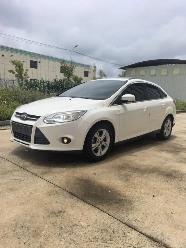 Focus 2012 sedan 1.6L automatic comfort type