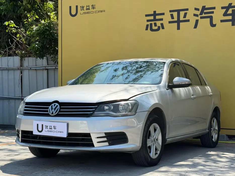 Bora 2013 1.6L automatic fashion model