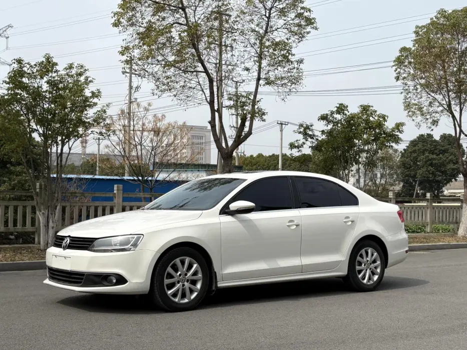Sagitar 2012 1.6L automatic comfort model