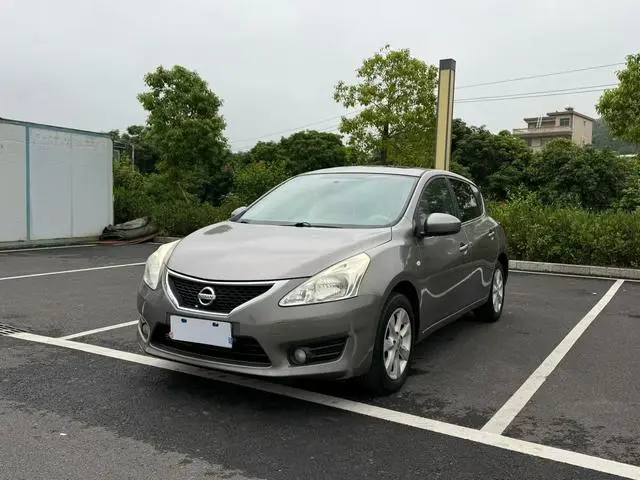 Tiida 2013 1.6L CVT cool version
