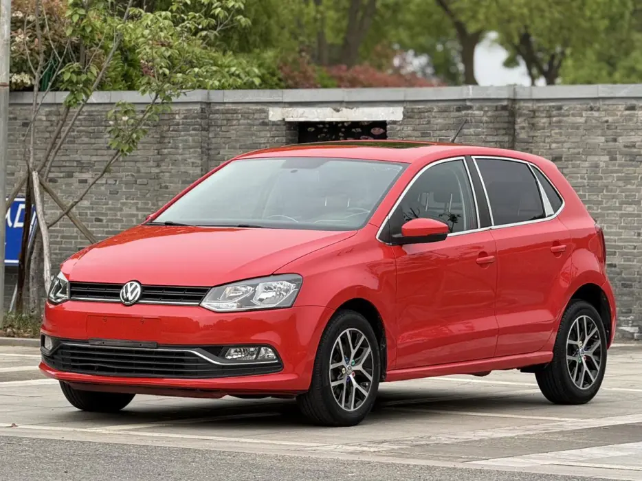 Polo 2016 1.6L automatic comfort model