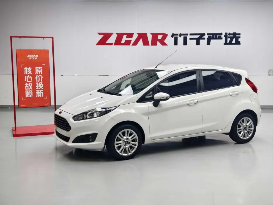 Carnival 2013 hatchback 1.5L automatic fashion model