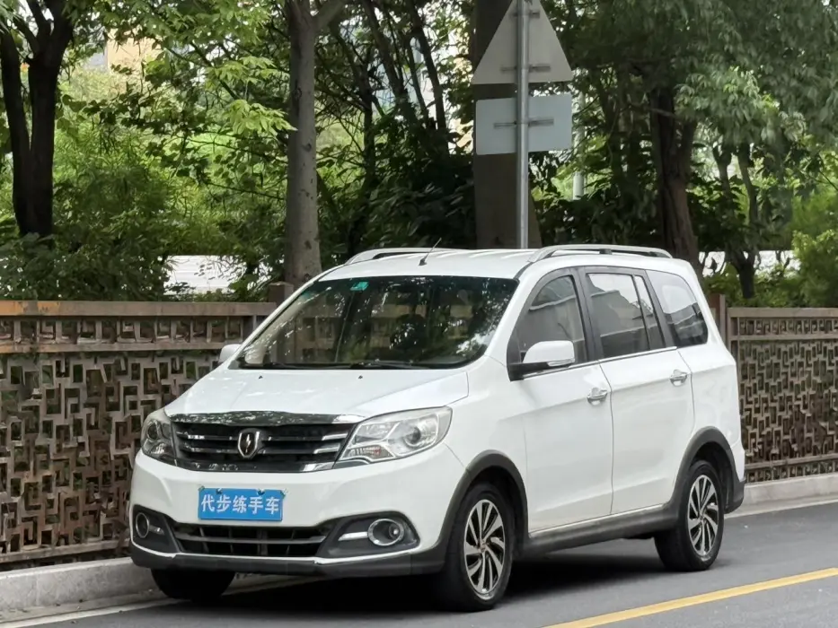 Brilliance Jinbei 750 2016 1.5L e-dynamic model