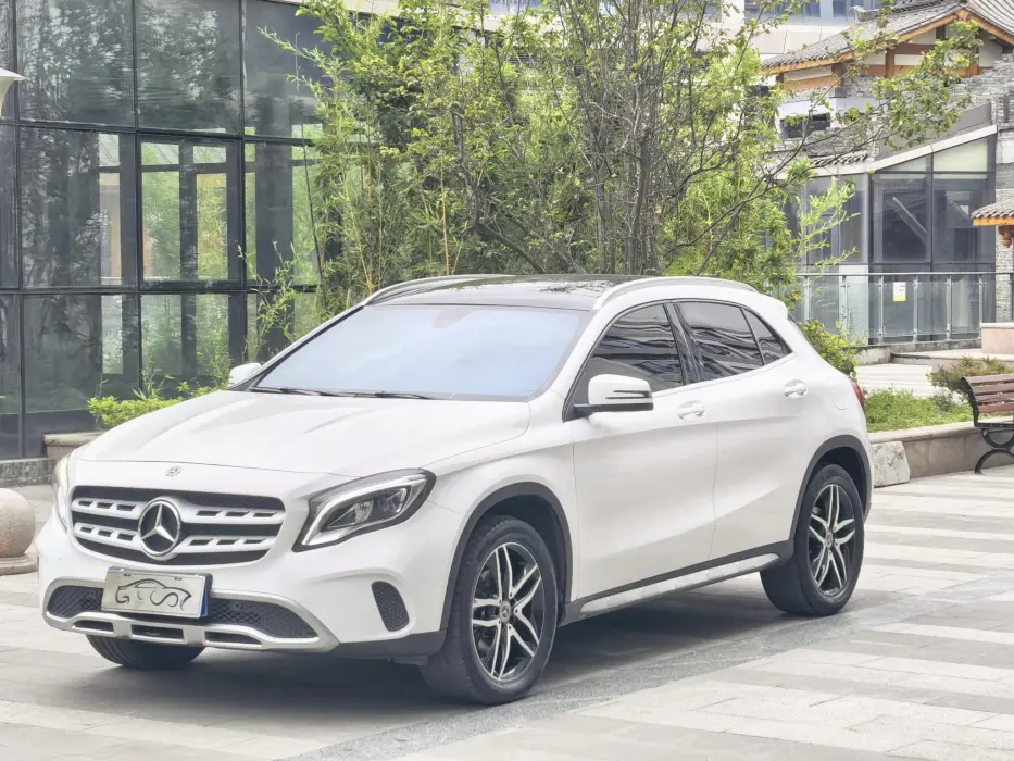 Mercedes-BenzGLA 2017 GLA 200 Fashion Model