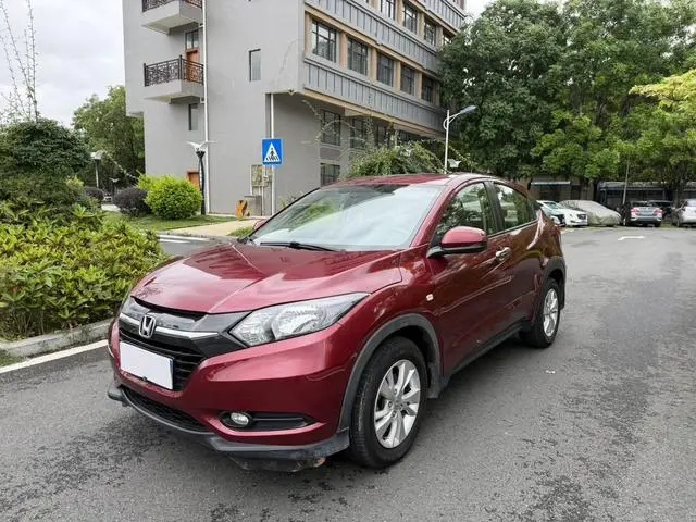 Binzhi 2015 1.8L CVT two-wheel drive elite model