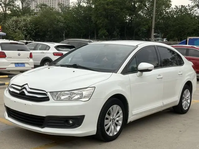 Sega 2016 classic sedan 1.6L automatic stylish model