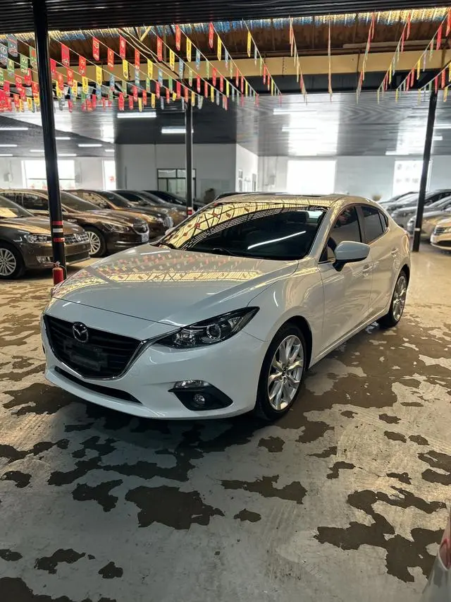 Mazda3 Angkesela 2014 sedan 1.5L automatic luxury model