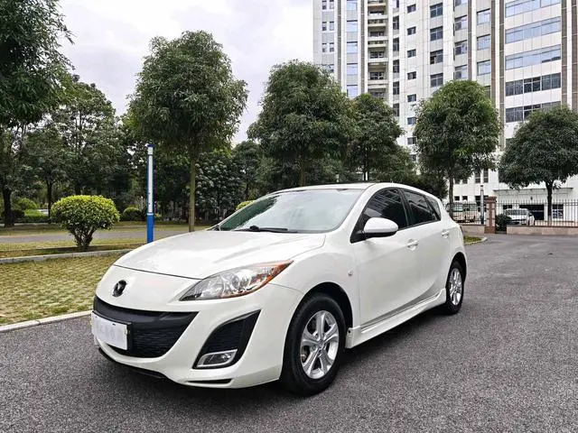 Mazda 3 Star 2015 Hatchback 1.6L Automatic Elite