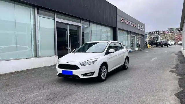Focus 2015 hatchback 1.6L automatic fashion model