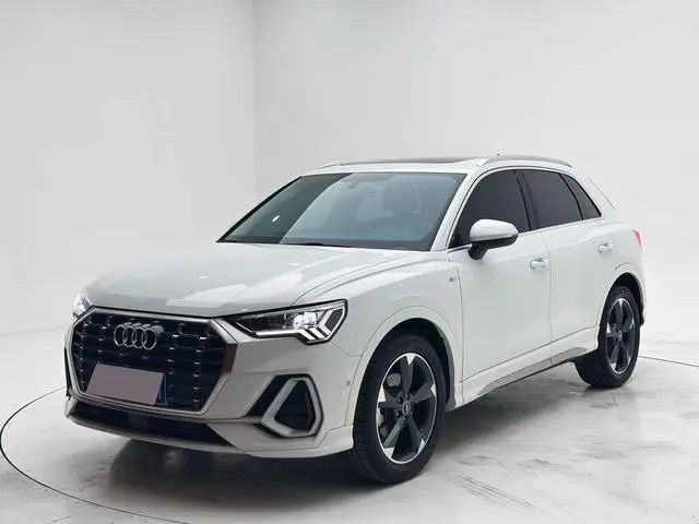 Audi Q3 2022 35 TFSI Fashionable and Dynamic